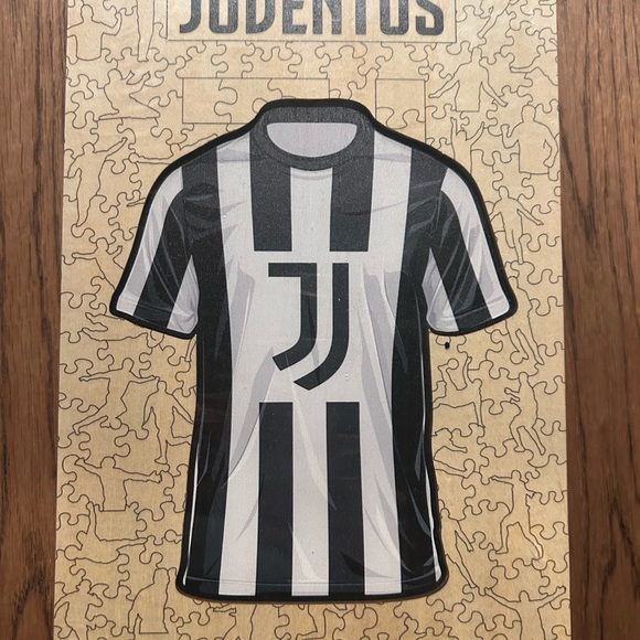 Authentic Wooden Juventus Jersey Puzzle - Picture 3 of 3